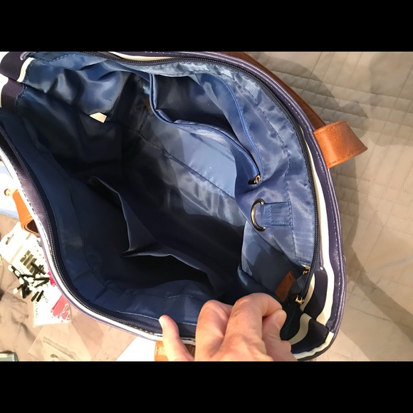 Makeup Distributor Bag - Picture 6 of 6